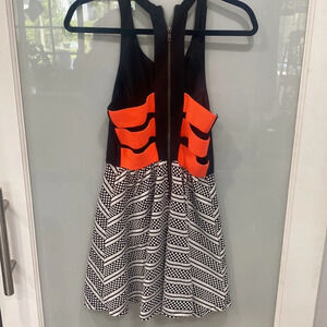 Material Girl Women's Black White Orange Open Back Summer Mini Open Dress Sz M